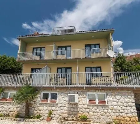 In With Terrace, Air Conditioning, Wi-fi *