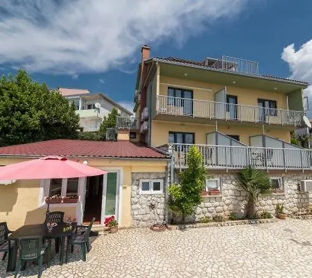 Apartment In With Terrace, Air Conditioning, Wi-fi Crikvenica
